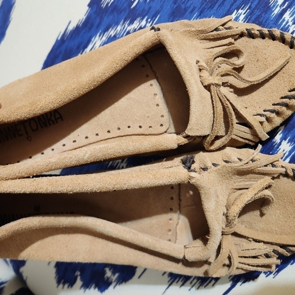 minnetonka suede moccasins - Picture 4 of 7